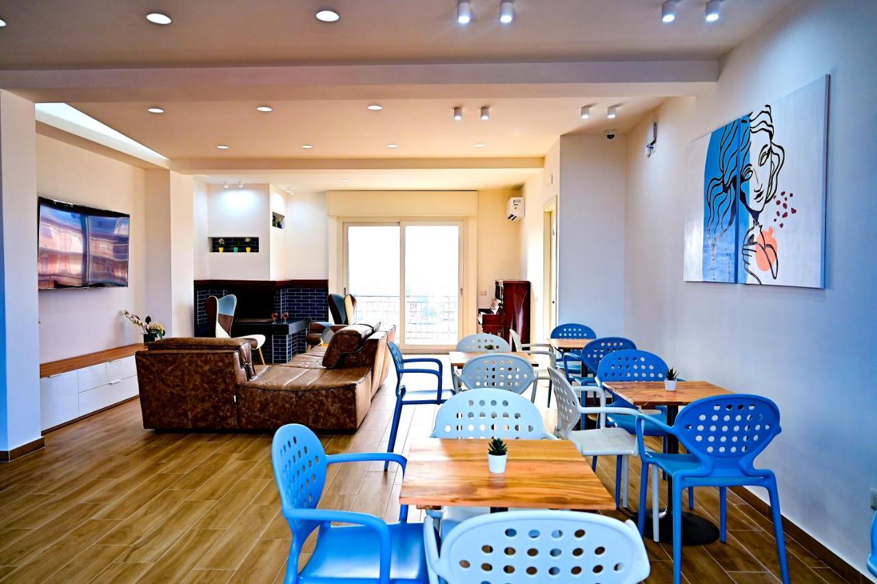 Kore Suites&Apartments ロクリ エクステリア 写真